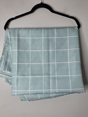 Light Green Windowpane 70x50 Tablecloth